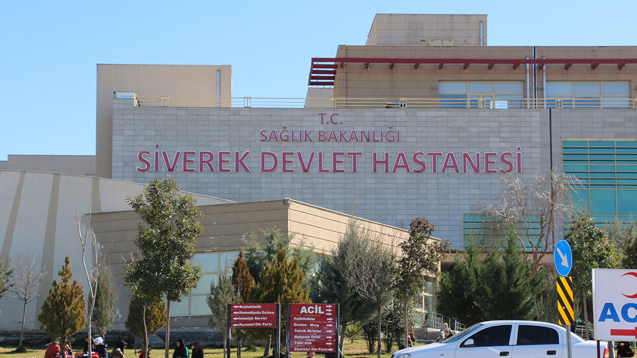 Şanlıurfa'da 2 yaşındaki çocuk ve amcası traktörün altında kaldı