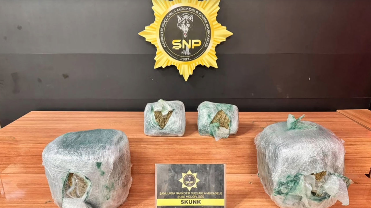 Şanlıurfa'da yolcu otobüsünde 17 kilo 300 gram uyuşturucu ele geçirildi