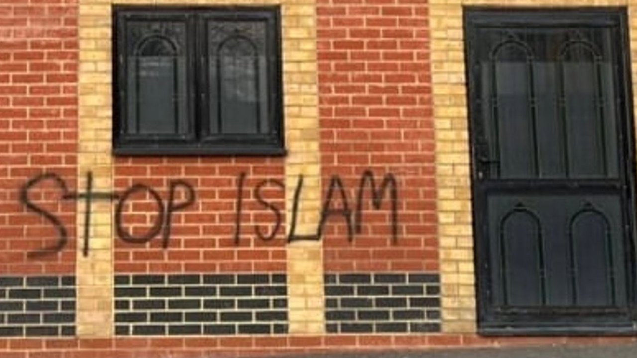 Londra'da camilere saldıran bir kişi hakkında dava açıldı