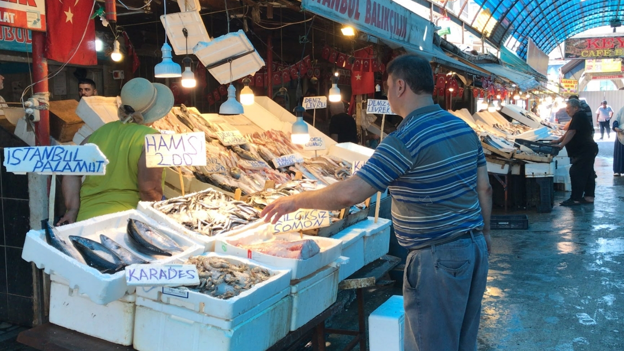 Mersin'de balık sezonu açıldı