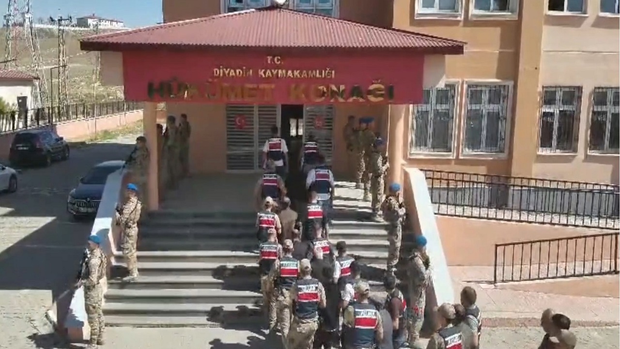 8 ilde organize suç örgütlerine yönelik operasyon: 76 şüpheli yakalandı