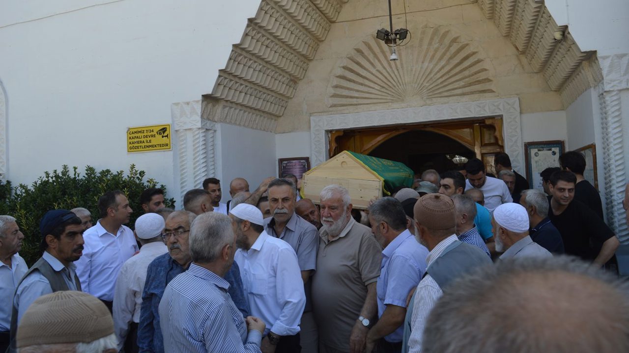 Siirt’in tanınan hekimlerinden Dr. Feridun Bağış son yolculuğuna uğurlandı