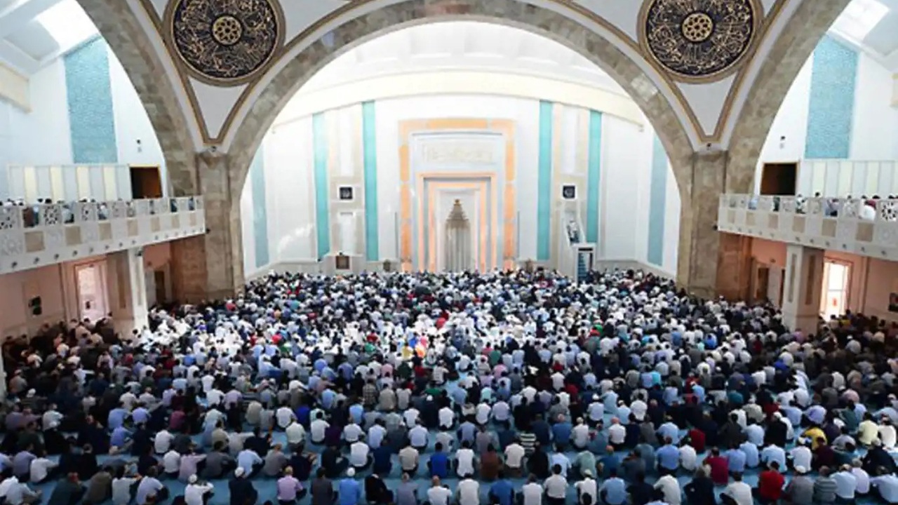 Cuma hutbesi: Ahilik ahlakı