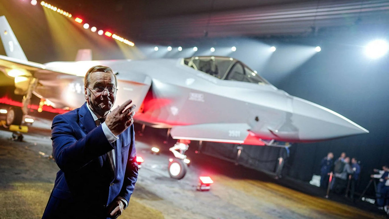 Almanya ilk F-35 savaş uçağını ABD'de teslim aldı