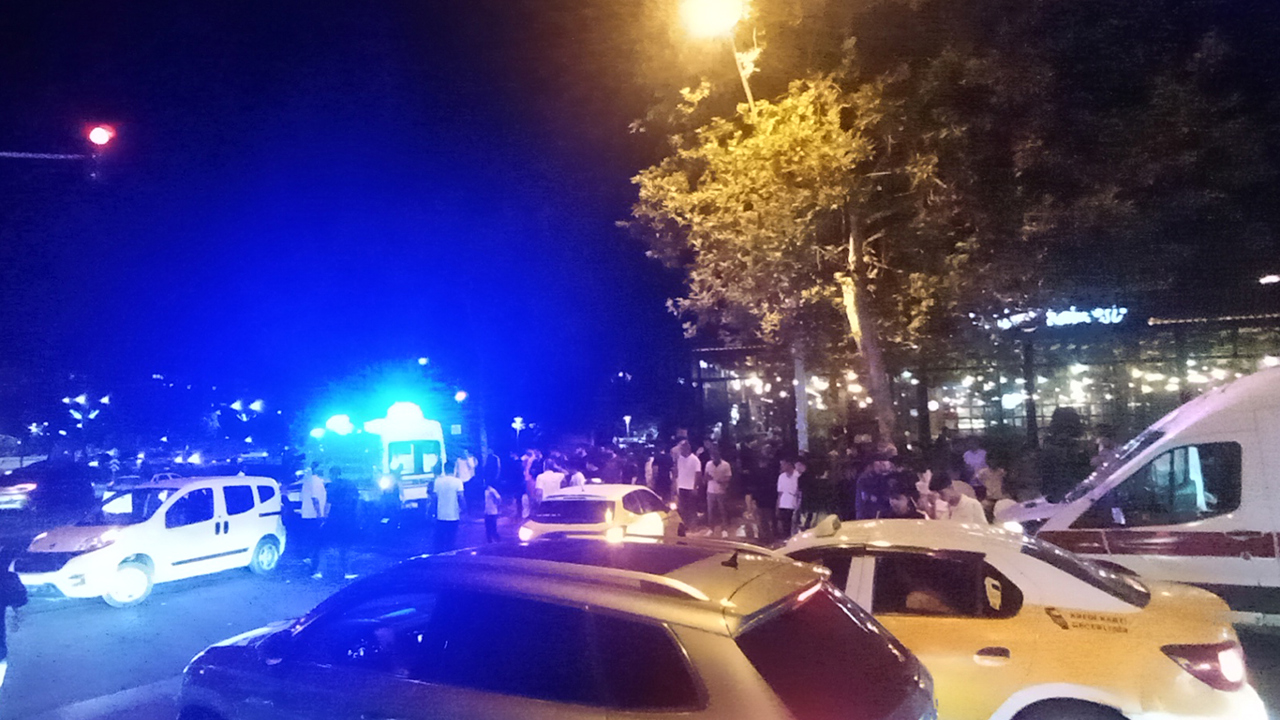 Diyarbakır'da 3 araç birbirine girdi: 1'i ağır 5 yaralı