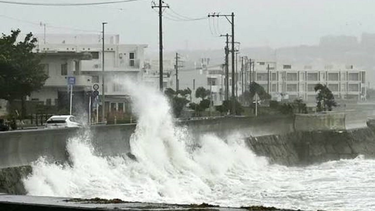 Japonya’da Dujuan Tayfunu alarmı