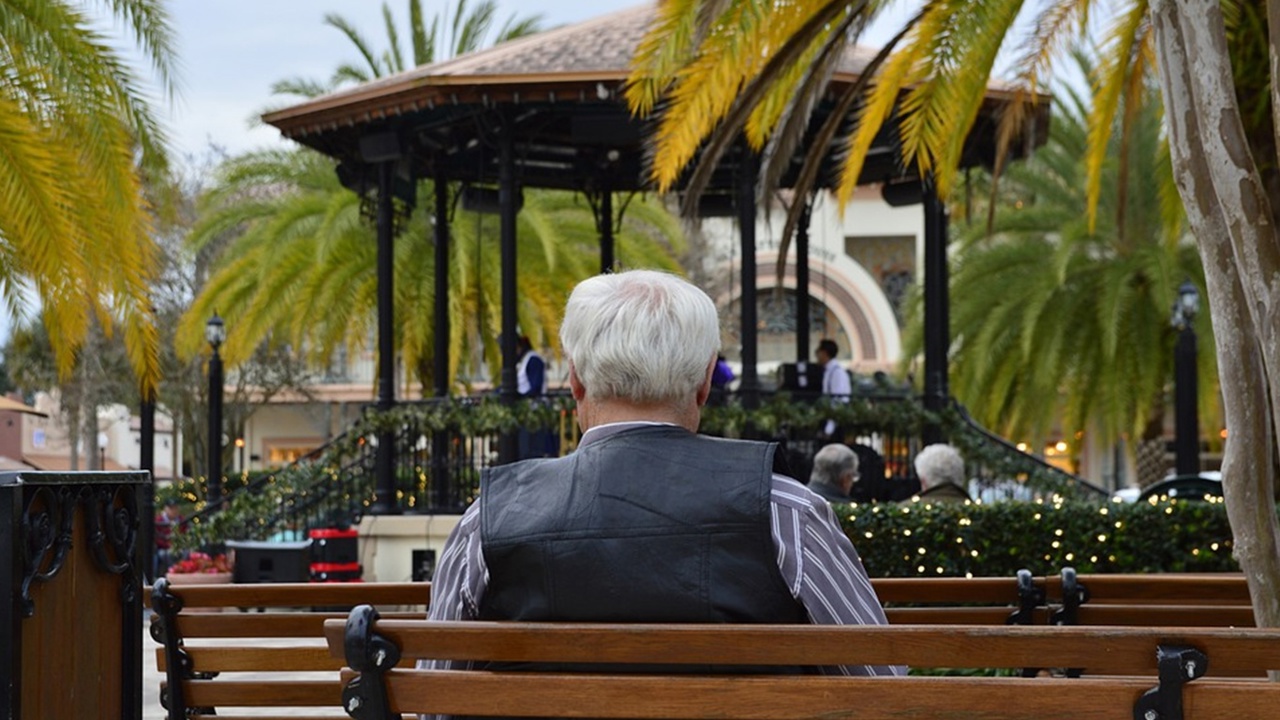 Doç. Dr. Büyükkoyuncu: Genç yaşlarda düzenli yaşam Alzheimer riskini azaltıyor 