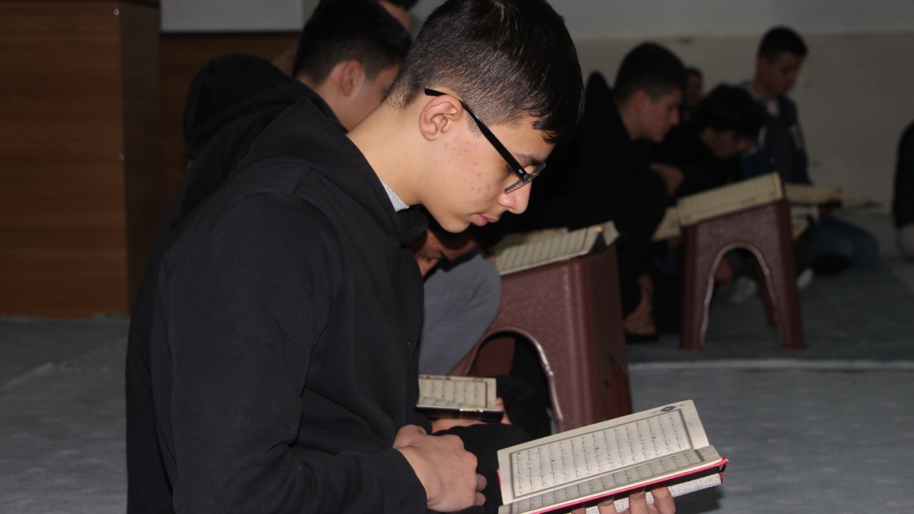 Artuklu Müftüsü Baran: Çocuklarımızın manevi boşluğunu doldurmamız gerekiyor
