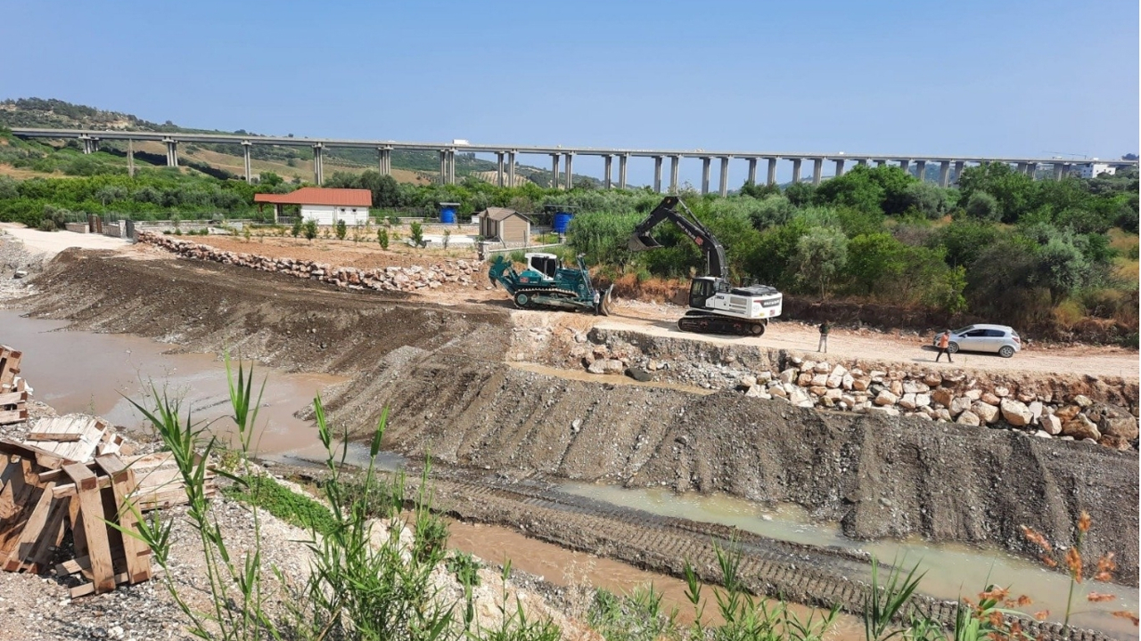 Mersin'de sel ve taşkın riskine karşı çalışma