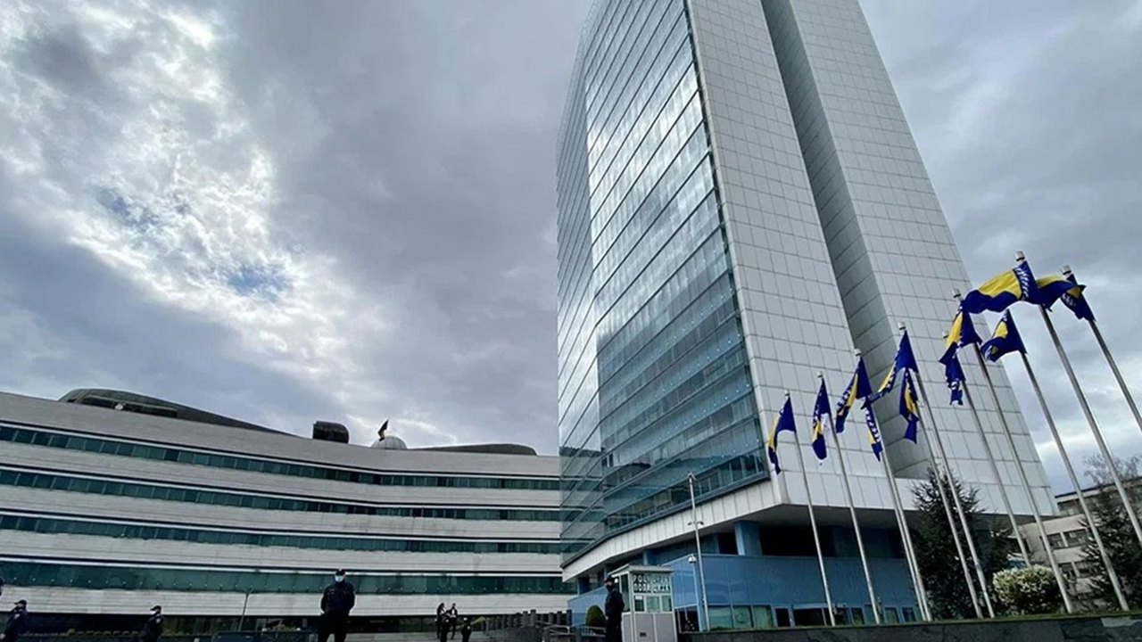 Bosna Hersek, iç ekonomiyi desteklemek için gümrük vergilerini azaltacak ve askıya alacak