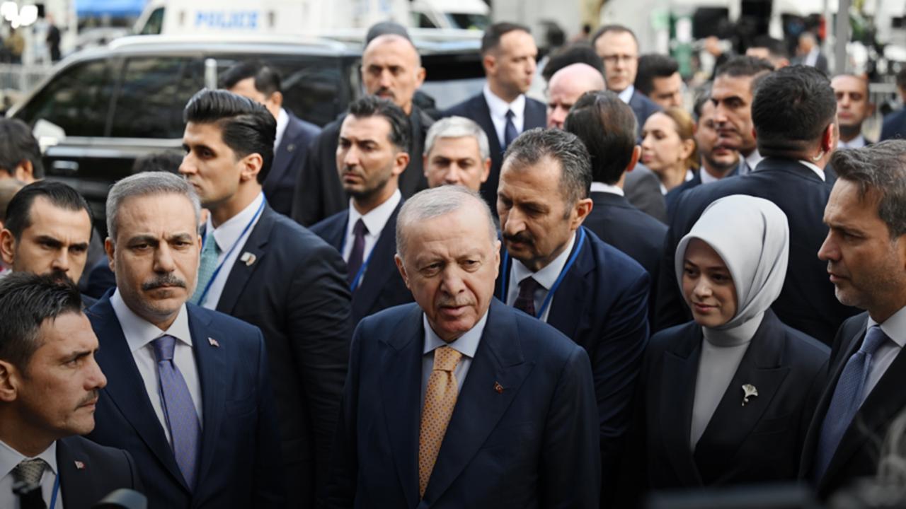 Cumhurbaşkanı Erdoğan, KİK toplantısının ardından gazetecilerin sorularını yanıtladı