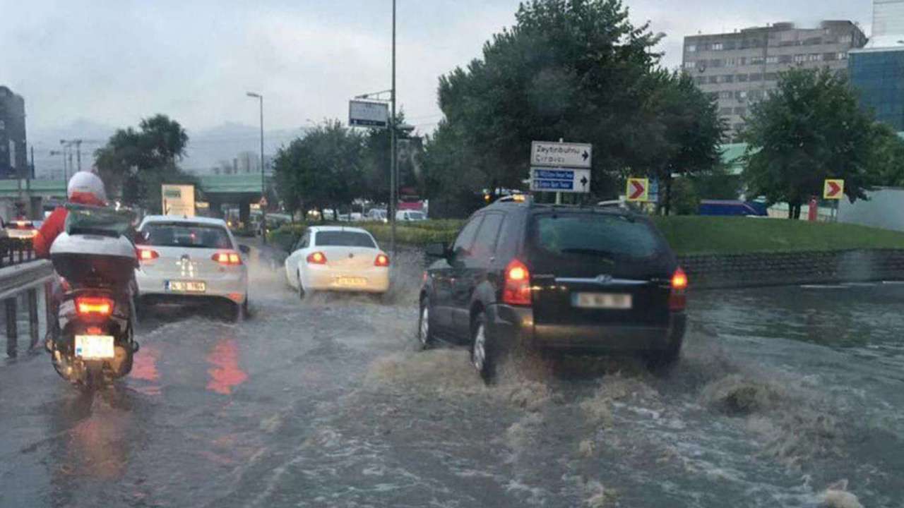 İstanbul için kuvvetli yağış ve sel uyarısı