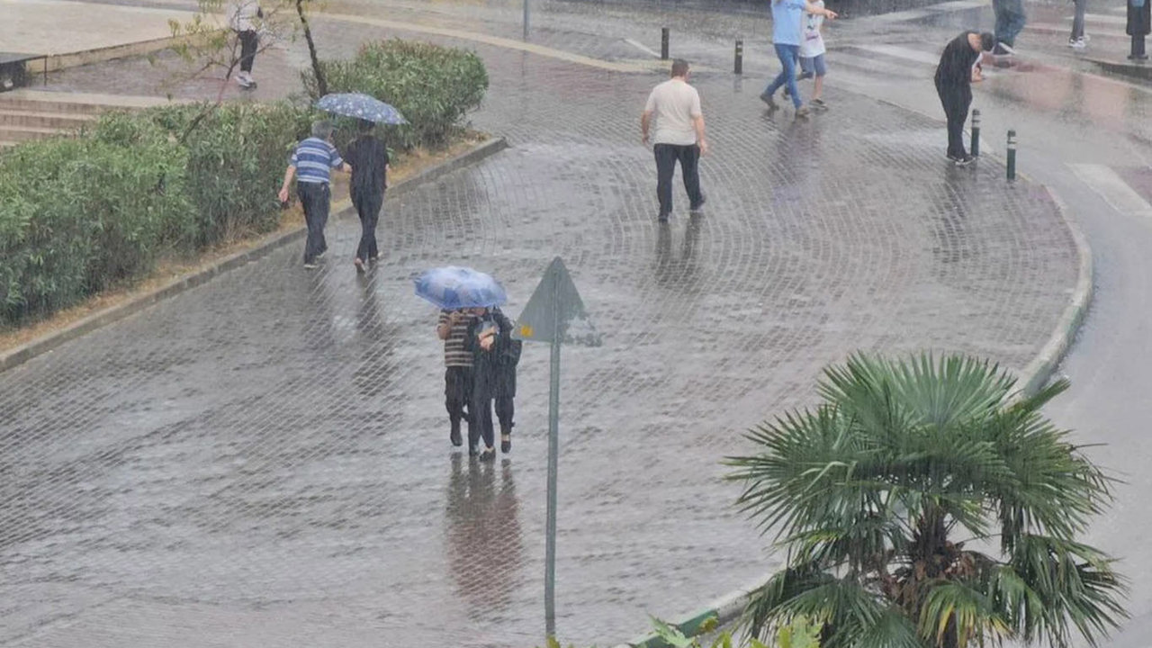 Meteoroloji'den 14 il için sarı kodlu sağanak uyarısı