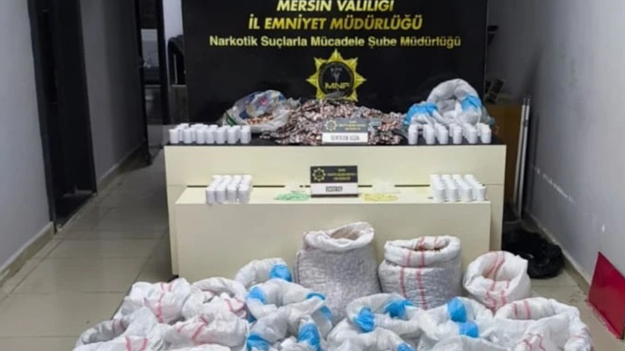 Mersin’de minibüsten 256 bin 900 sentetik ecza hapı çıktı: 2 tutuklama