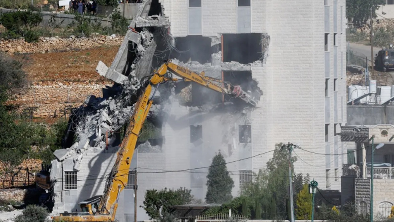Filistinlilere ait ev ve yapılar yıkılıyor: Yerinden etme baskısı sürüyor