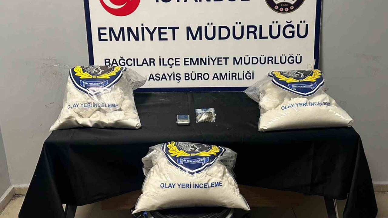 İstanbul'da 22 kilo 970 gram uyuşturucu ham maddesi ele geçirildi