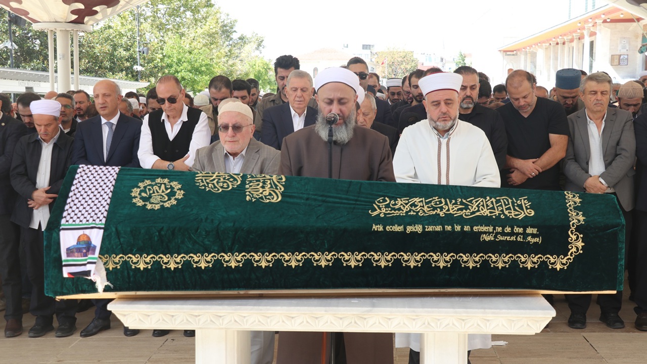 Helal gıda hareketinin tanınan ismi Büyüközer ebediyete uğurlandı