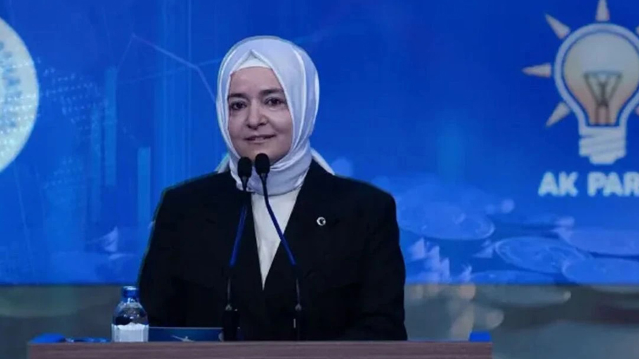 AK Parti Genel Başkan Yardımcısı Fatma Betül Sayan Kaya görevinden istifa etti