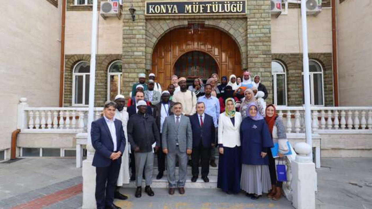Uganda’da 27 kilisenin başpastörüydü, Müslüman oldu: Konya’da ağırlandı