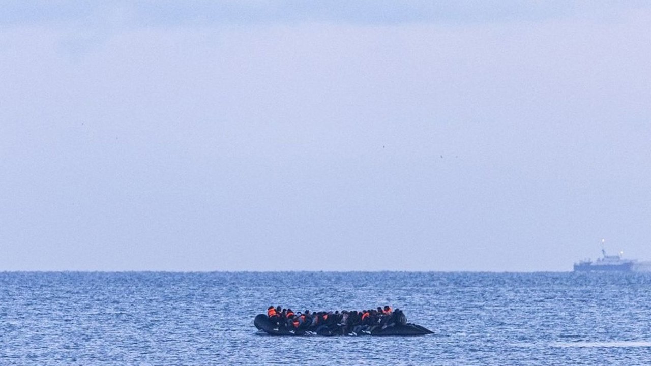 Manş Denizi'ni geçerken 3 göçmen hayatını kaybetti