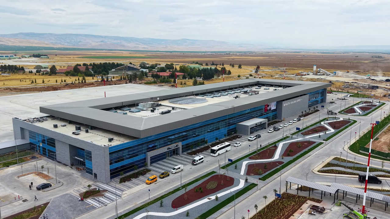 Bakan Uraloğlu: Malatya Havalimanı yolcu kapasitesini 2 milyon 500 bine yükselttik