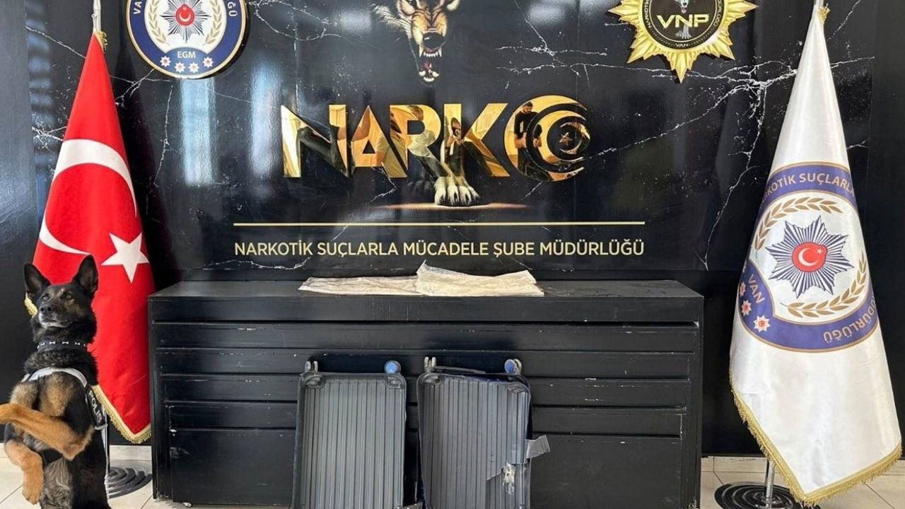 Van'da havalimanında 2 kilogram uyuşturucu ele geçirildi