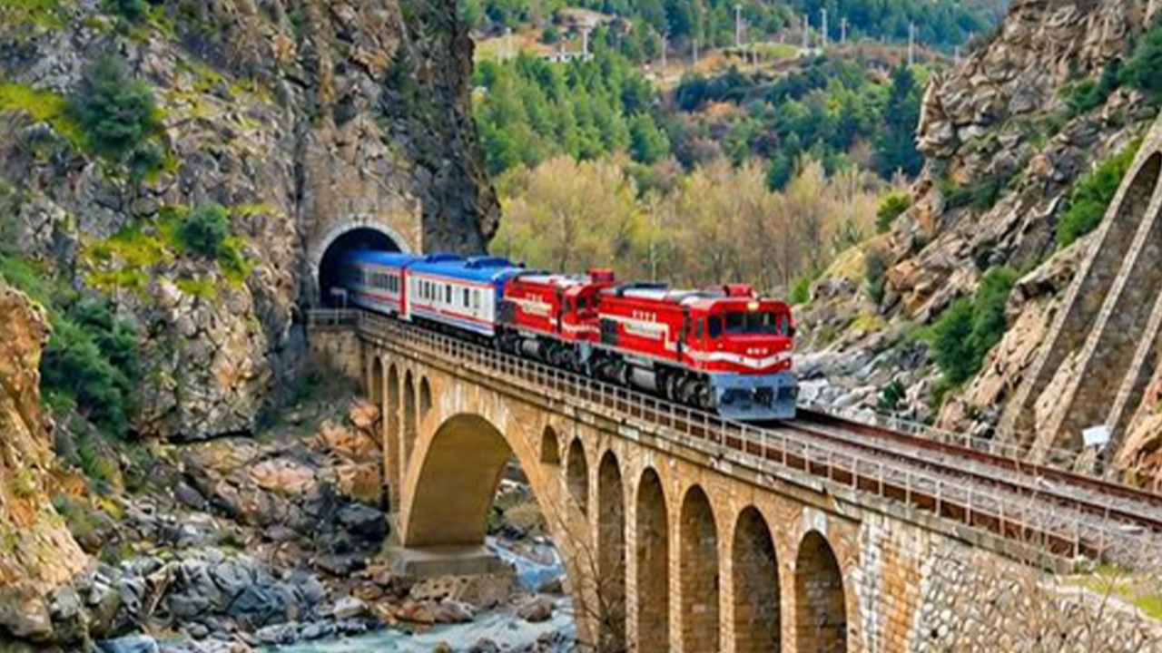 Turistik Karaelmas Ekspresi 2 Ekim’de yeniden seferlerine başlıyor