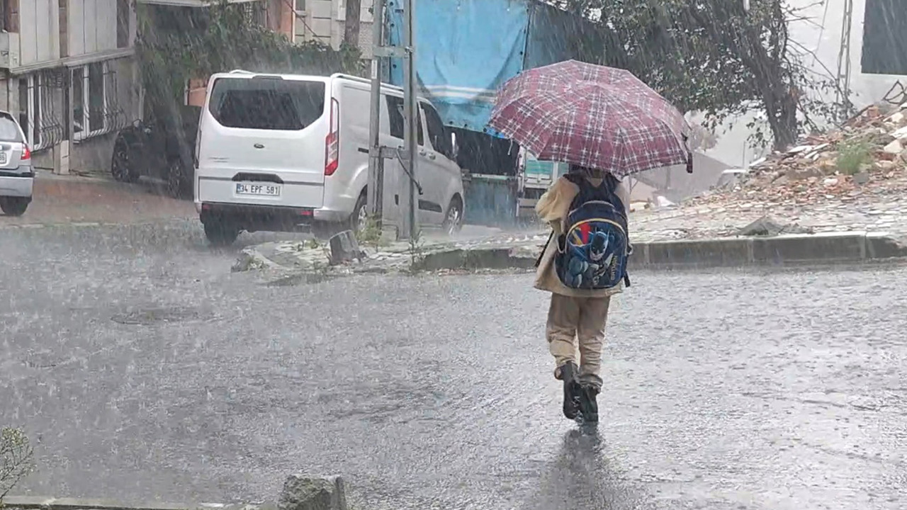 İstanbul'da sağanak geçişleri etkili oluyor