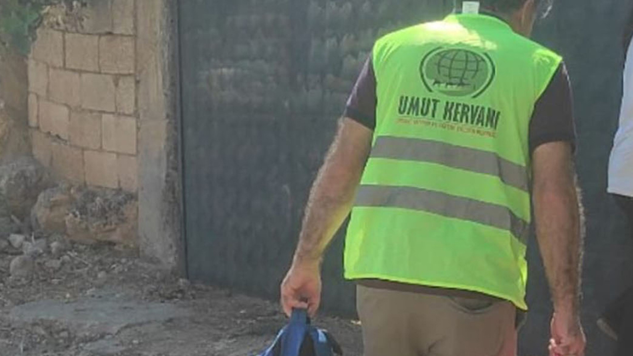 Şanlıurfa'da ihtiyaç sahibi öğrencilere kırtasiye ve çanta desteği