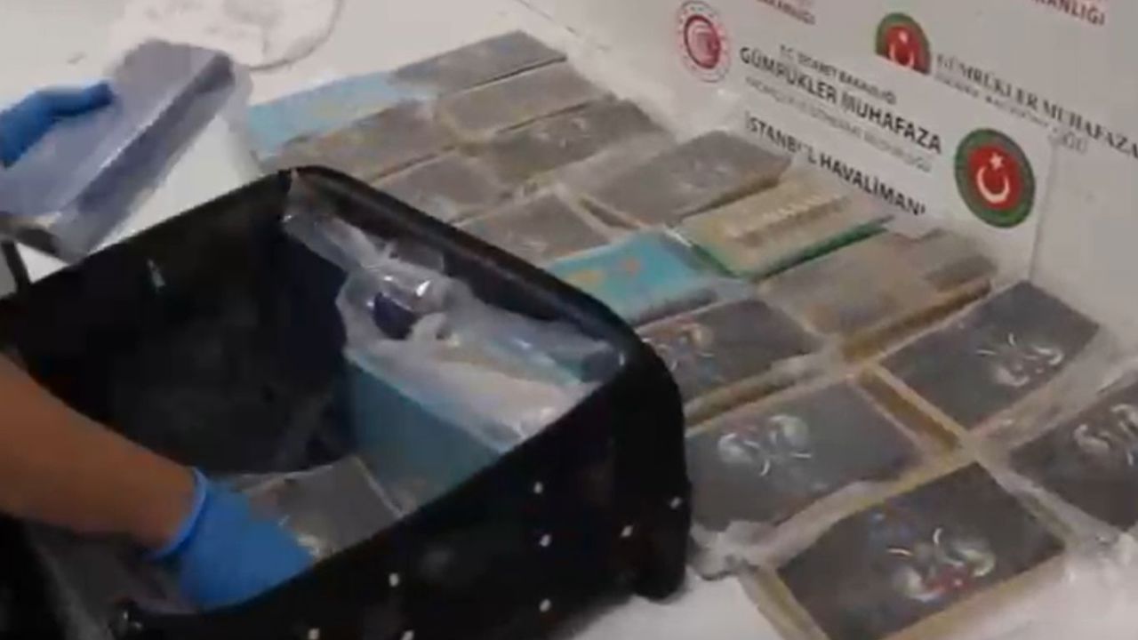 İstanbul Havalimanı’nda iki operasyonda 34 kilo 400 gram kokain ele geçirildi
