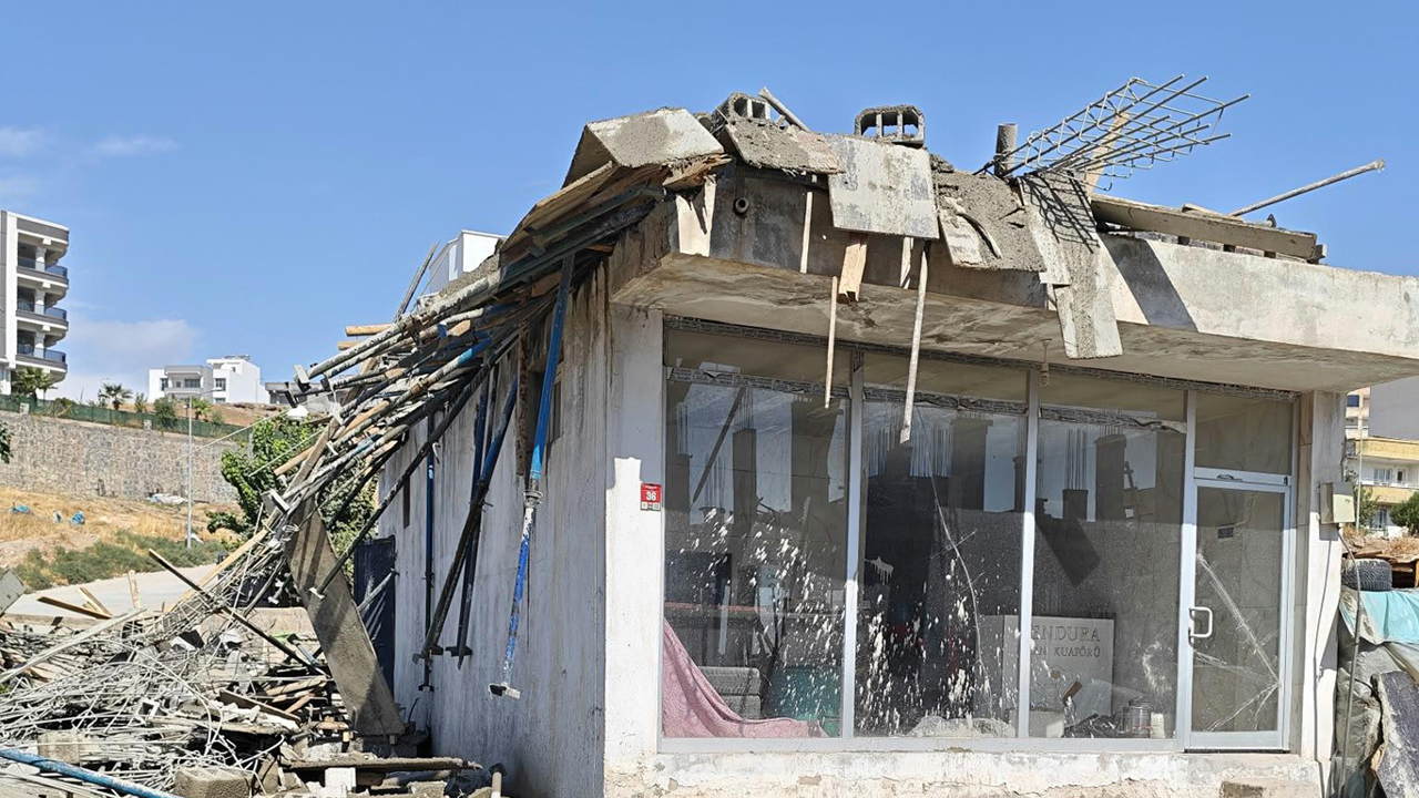 Cizre’de inşaat çöktü 5 yaralı