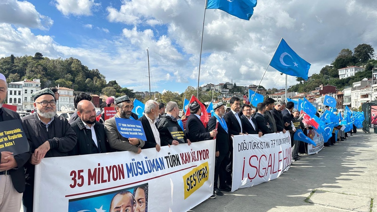 Doğu Türkistan işgalinin 77'nci yılında İstanbul'da Çin protestosu
