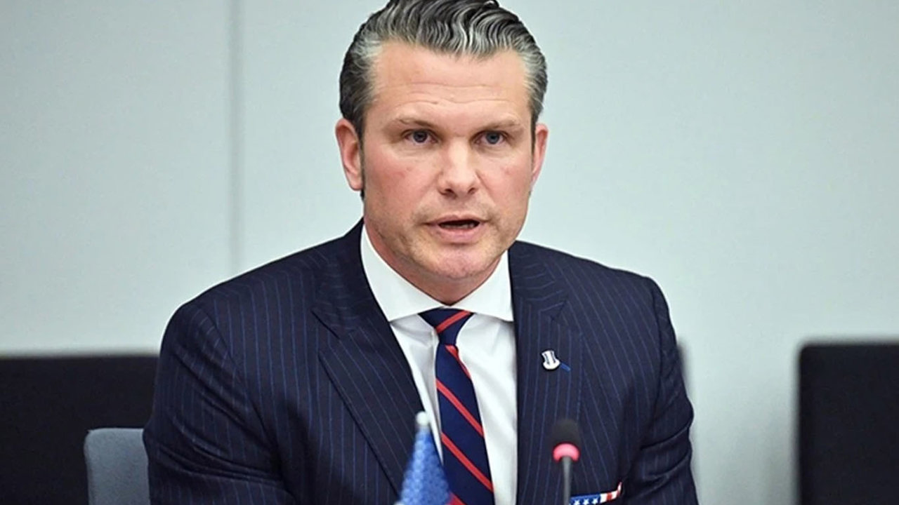Hegseth'in Müslüman düşmanlığı: "Tanrım, beni İslamcılarla savaşmaya gönder"