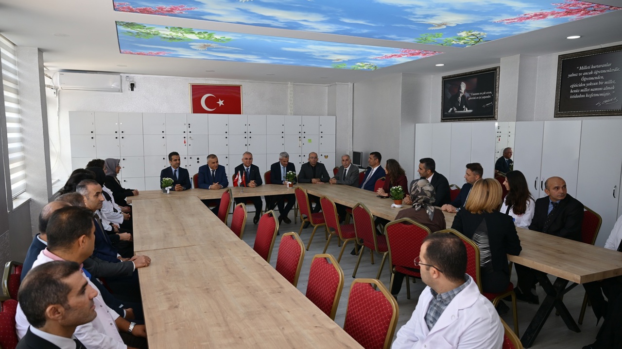 Bursa’da Şule Yüksel Şenler Kütüphanesi açıldı