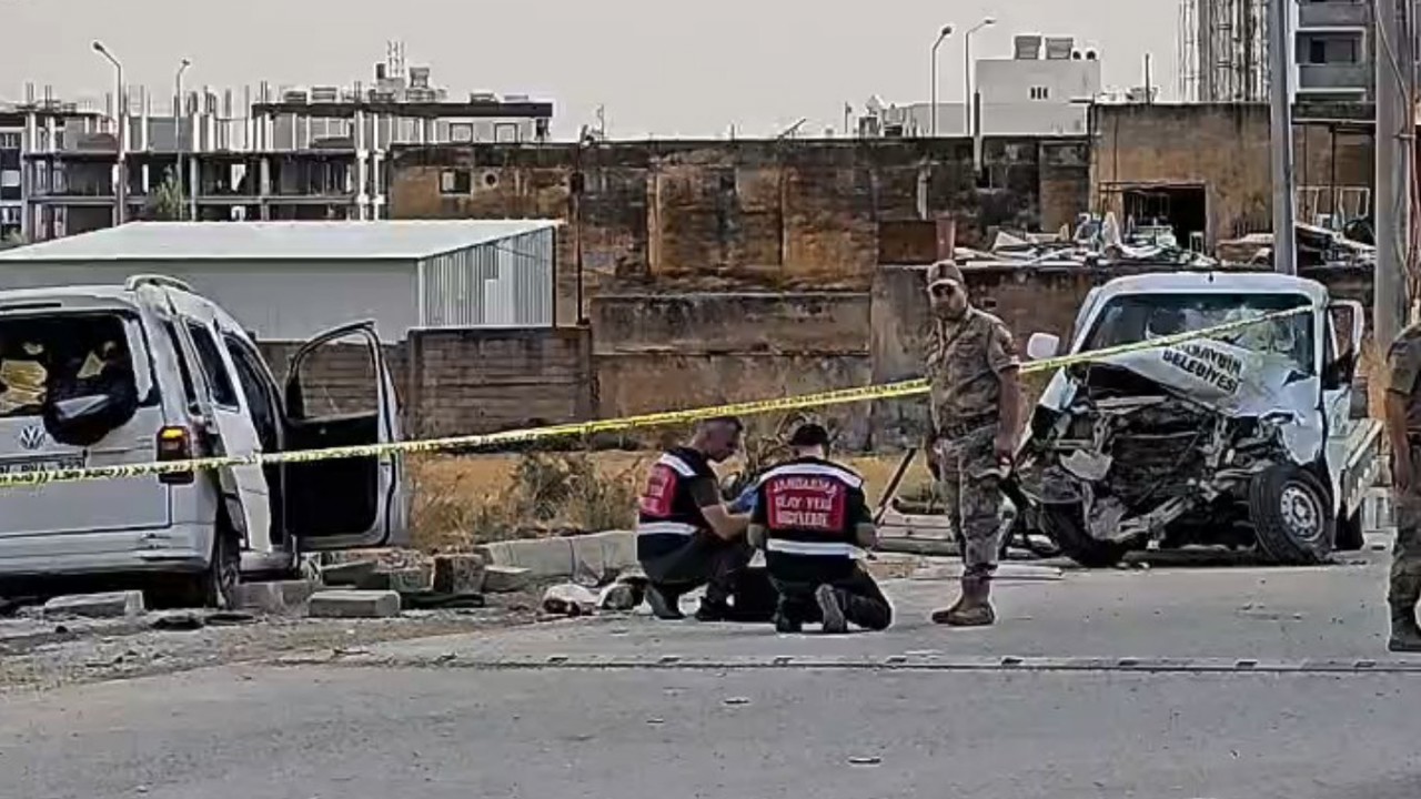 Mardin’de hafif ticari araç belediye personeline çarptı: 1 ölü, 2 yaralı