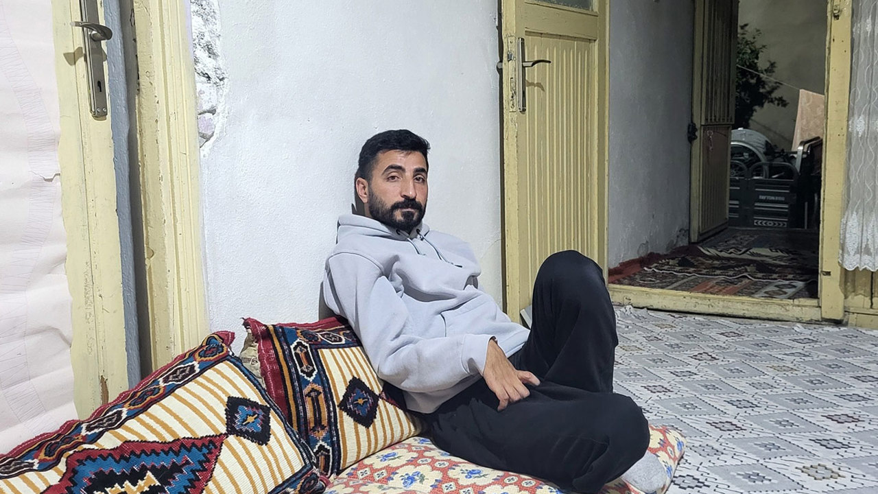 Geçirdiği trafik kazası sonrası felçli kalan vatandaş yardım bekliyor