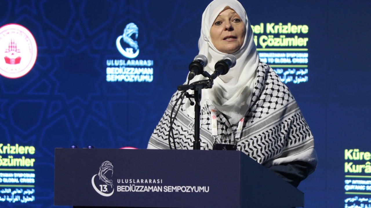 İngiliz gazeteci Lauren Booth: Gerçek özgürlük, satılabilir bir nesne olmaktan çıkmaktır