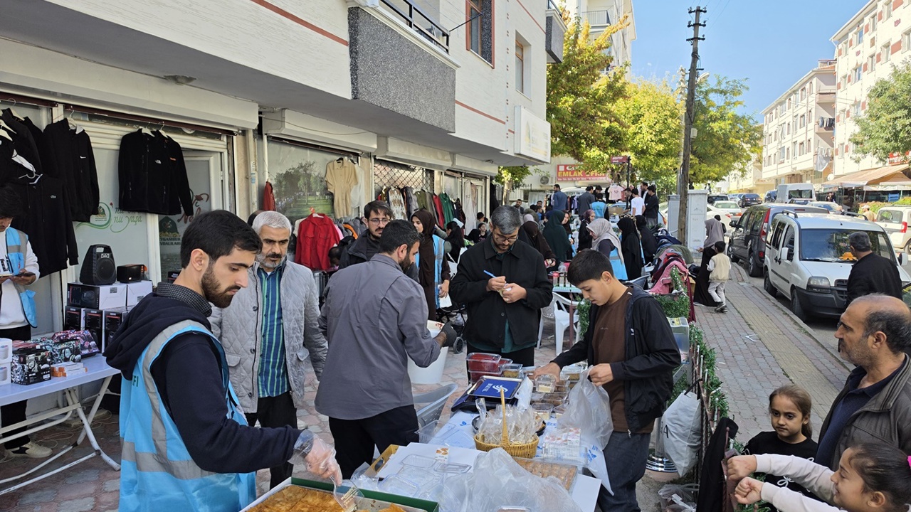 Ankara'da ihtiyaç sahipleri yararına kermes 