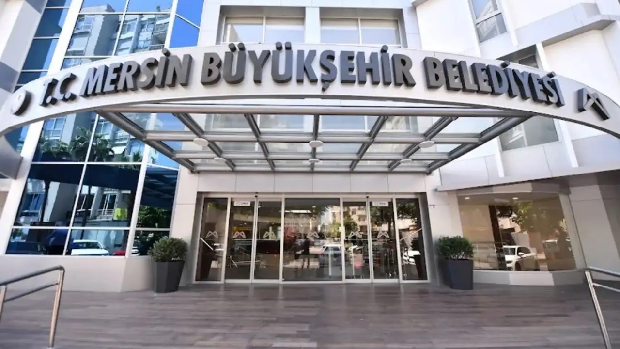 Mersin'de 3 belediyeye yönelik soruşturmada 59 şüpheli adliyeye sevk edildi