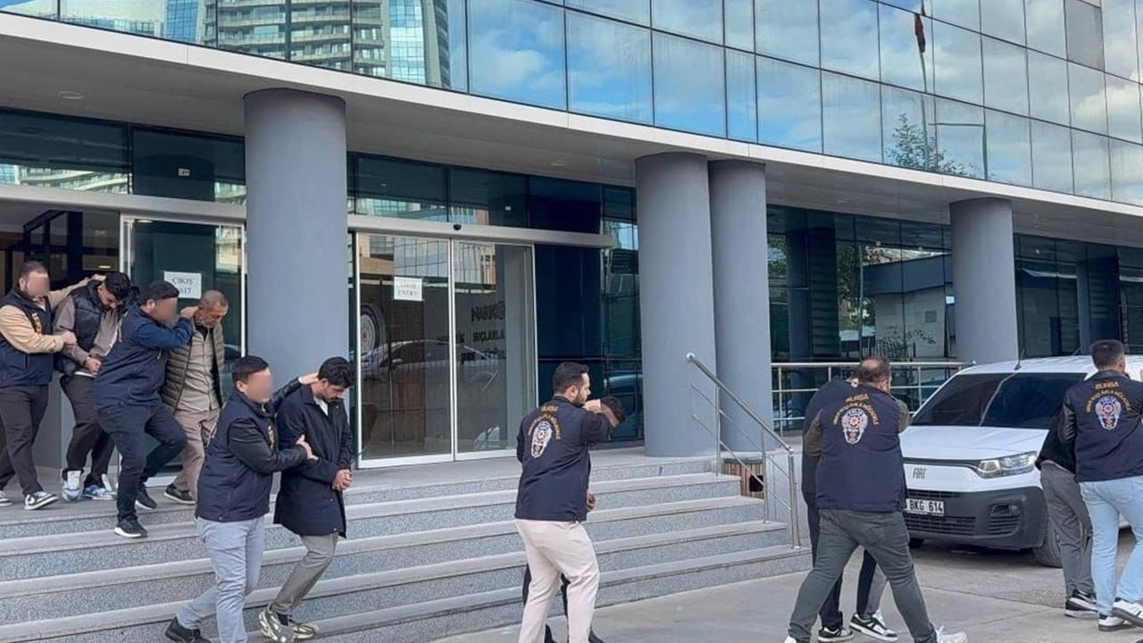 Bursa’da siber dolandırıcılık operasyonu: 4 şüpheli tutuklandı