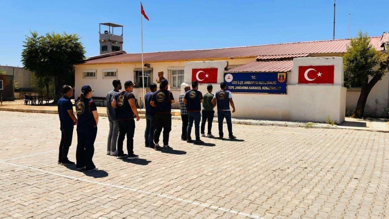Farklı suçlardan aranan 76 kişi yakalandı