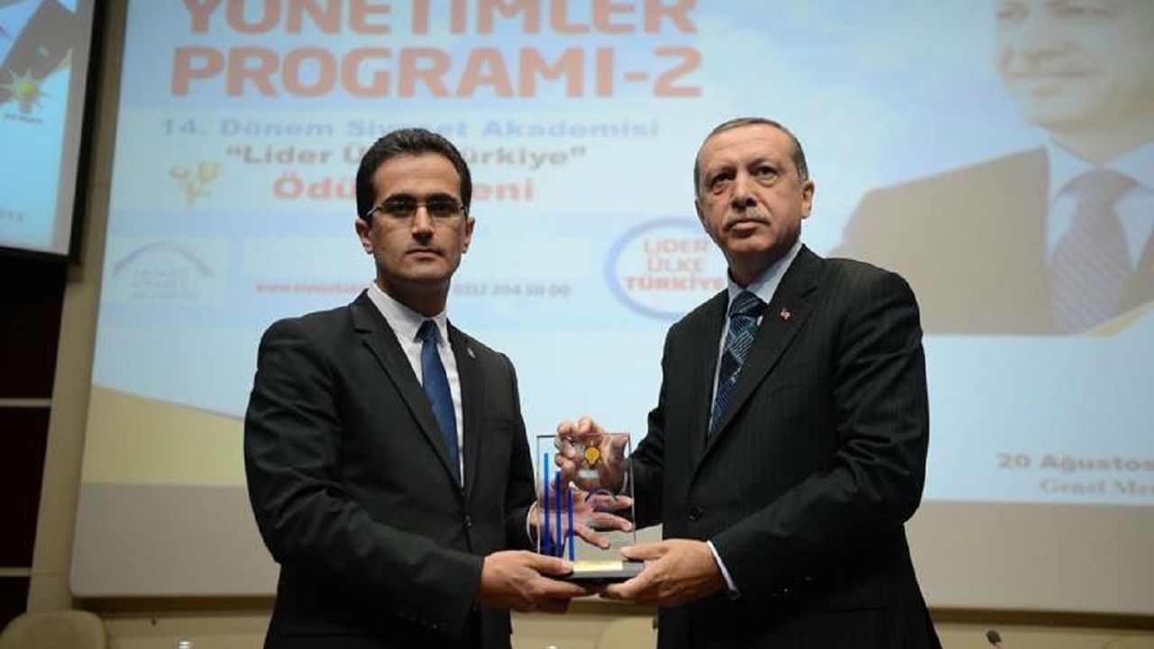 AK Parti Ağrı Merkez İlçe Başkanı istifa etti, Taşlıçay İlçe Başkanı görevden alındı