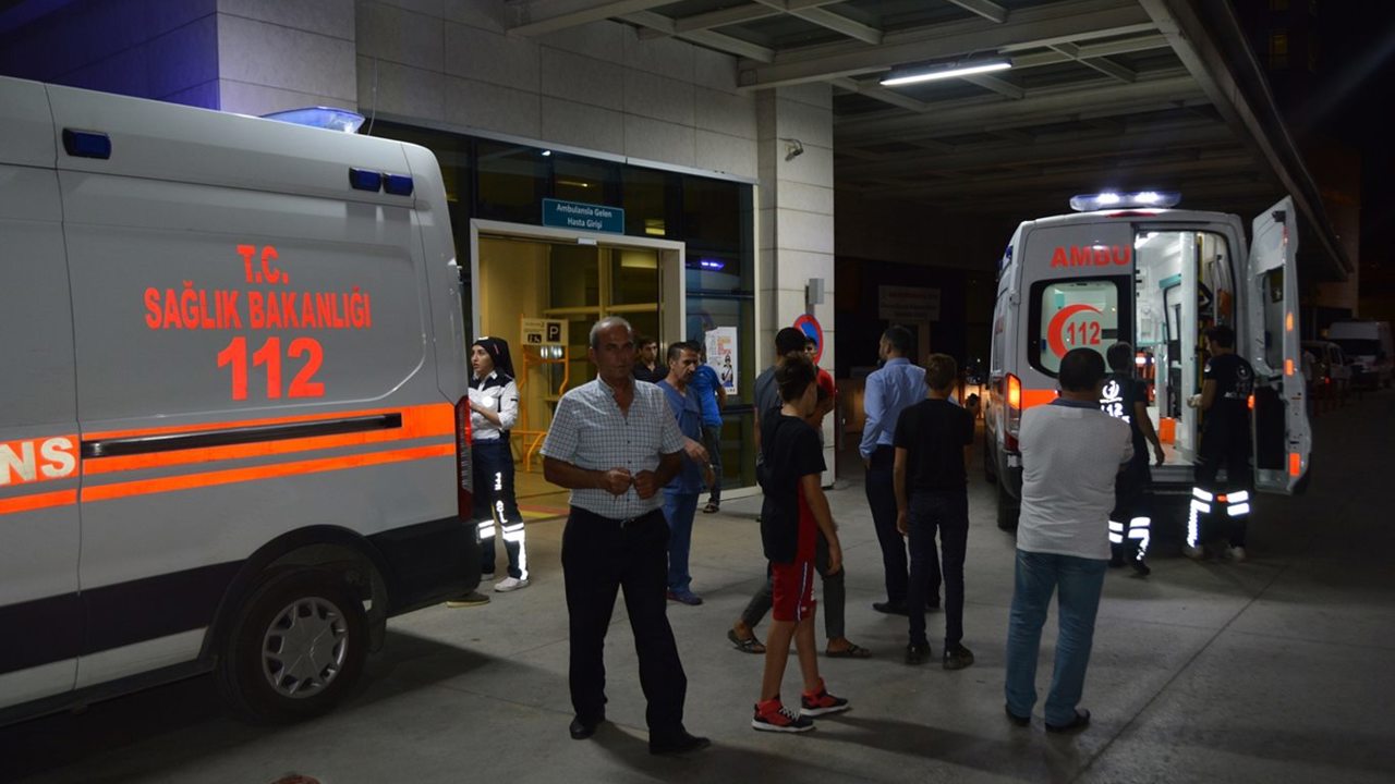 Siirt'te iki araç çarpıştı: Bir yaralı