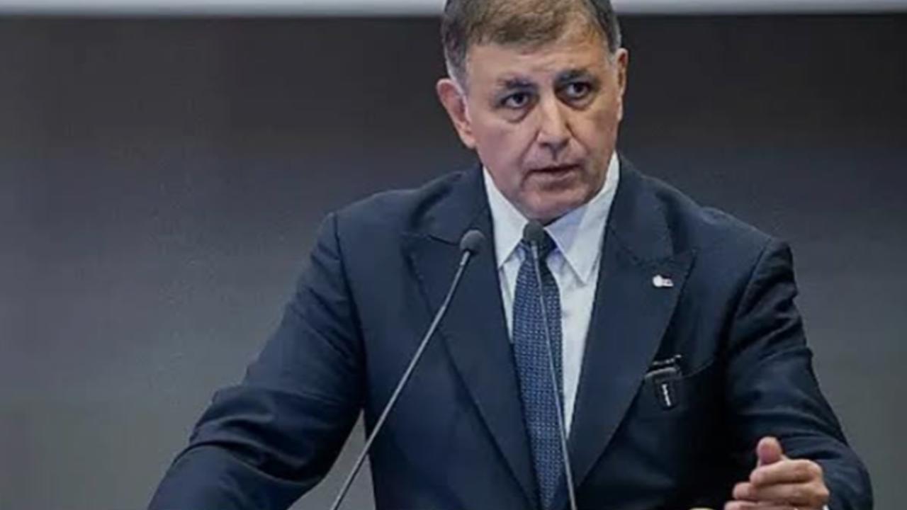 İzmir Büyükşehir Belediye Başkanı Tugay AK Parti'ye katıldı