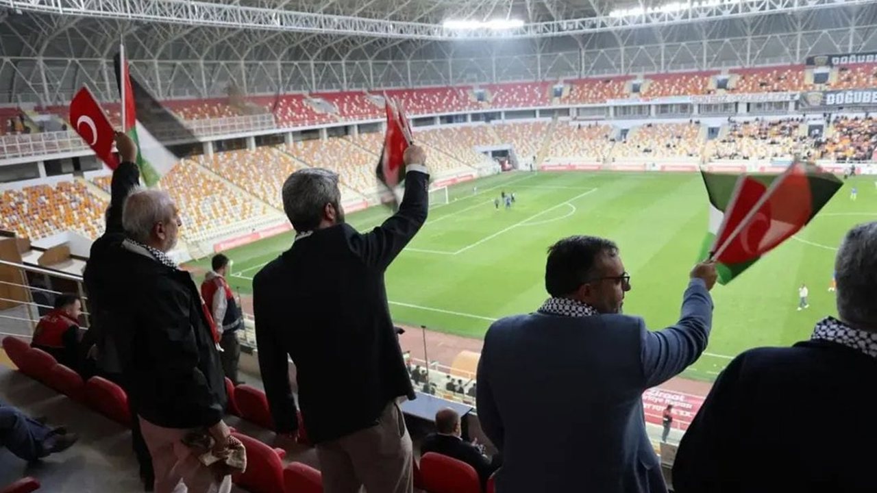 Malatya'da Ziraat Türkiye Kupası'nda oynanan Malatya Yeşilyurt Spor-Siir
