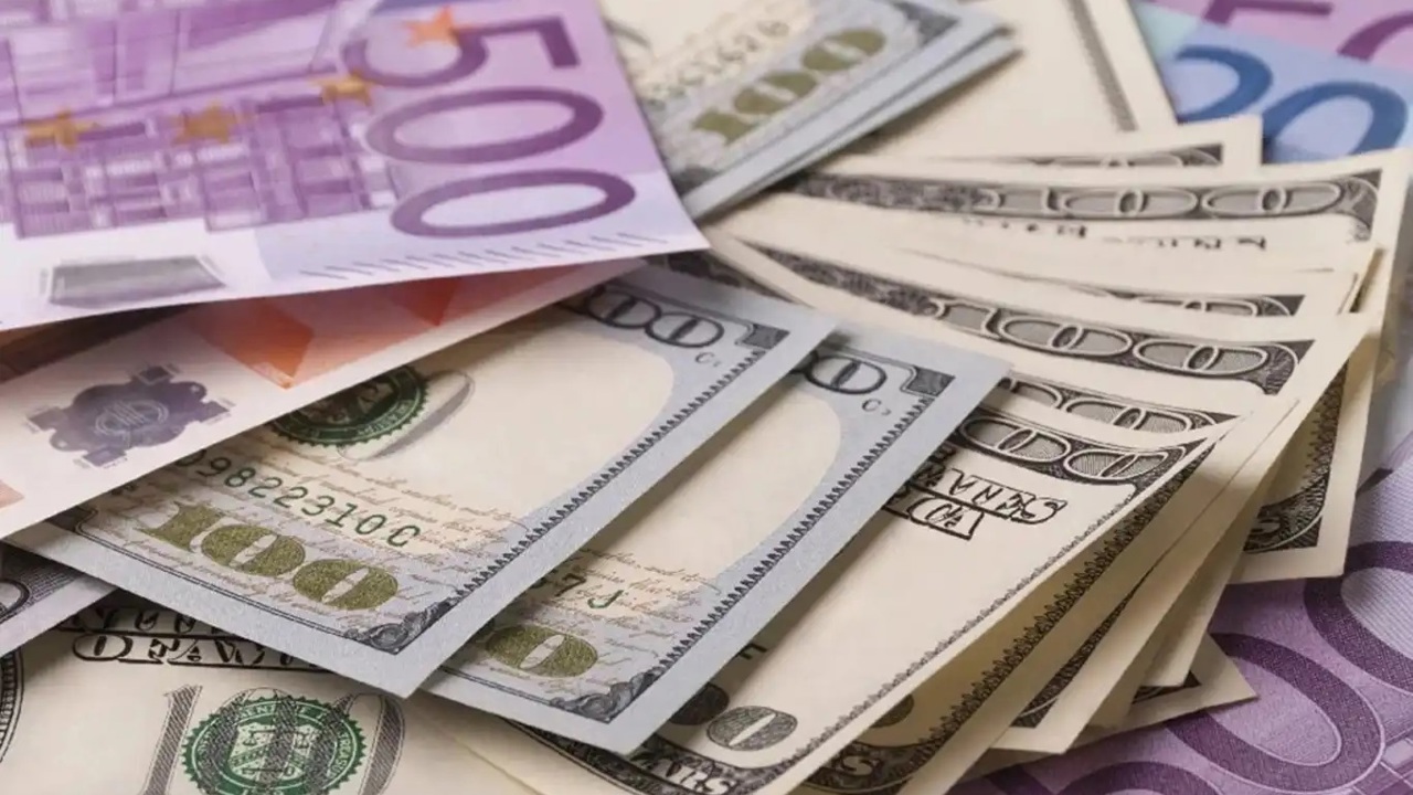 Döviz piyasalarında son durum: Dolar 49,20, euro 55,30 TL seviyesinde