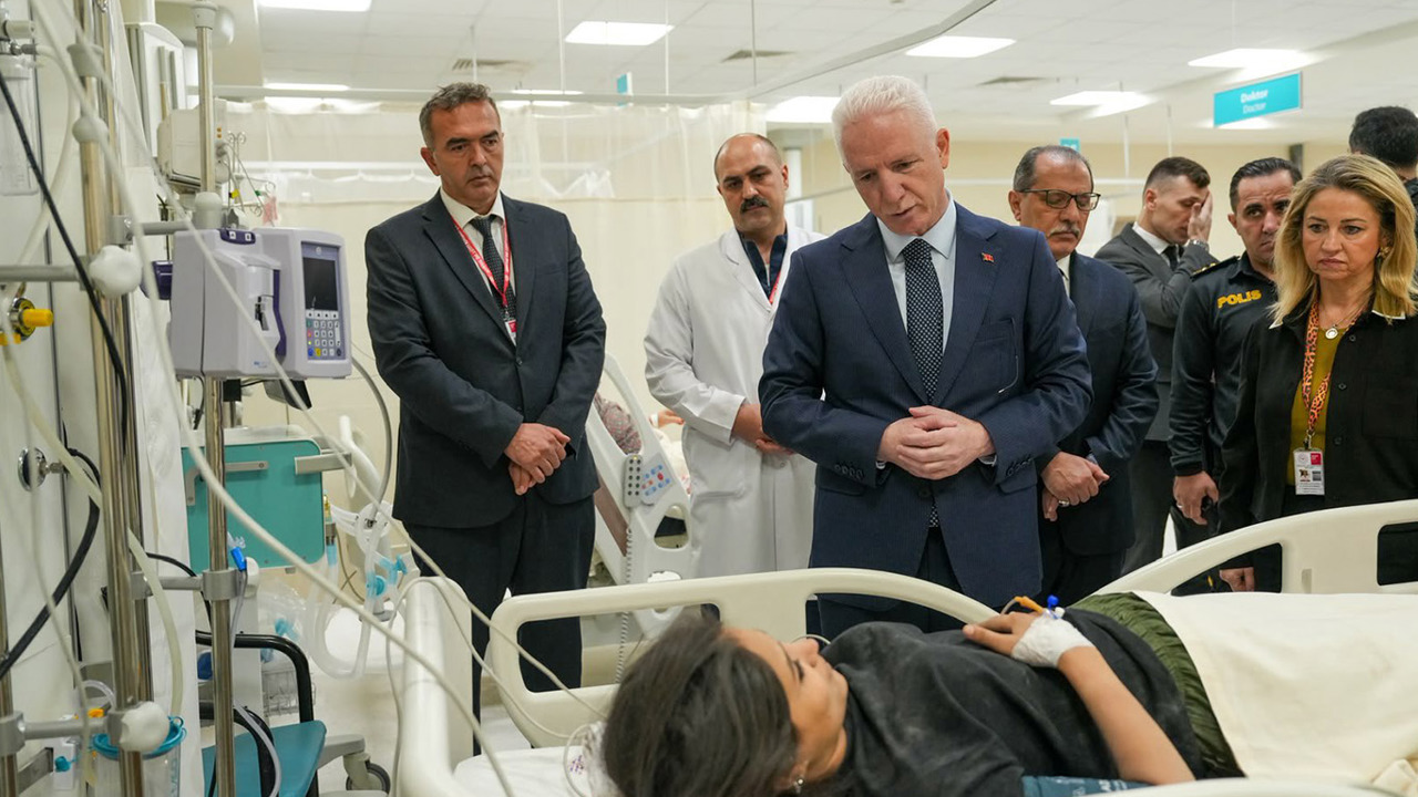 Vali Gül, Maltepe'de çöken binadan yaralı kurtarılan vatandaşları ziyaret etti