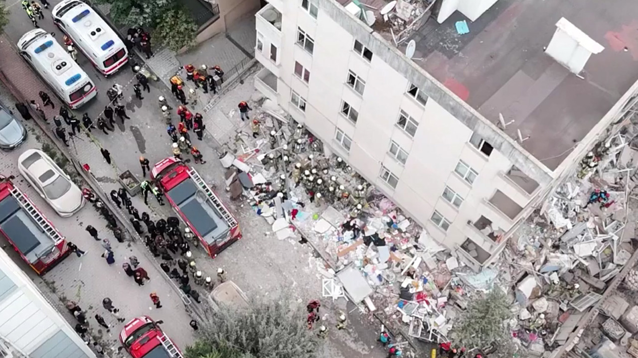 Maltepe'de çöken binada arama çalışmaları sürüyor: 2 kişi hayatını kaybetti