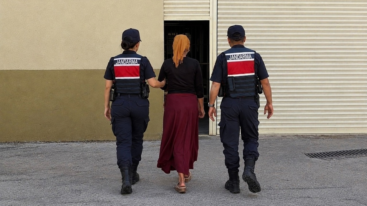 Efeler'de JASAT Operasyonu: 17 Yıl Hapis Cezası Olan Şahıs Yakalandı