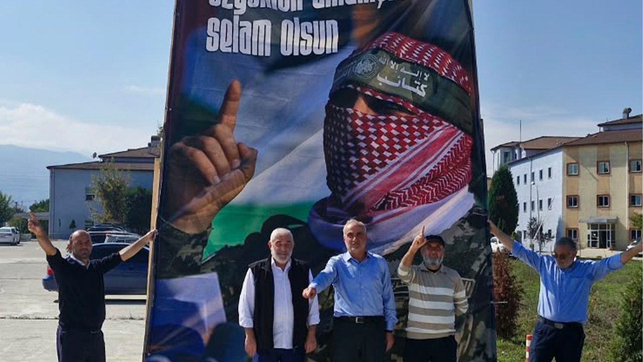Aksa Tufanı'nın yıl dönümünde paramotorlu anma